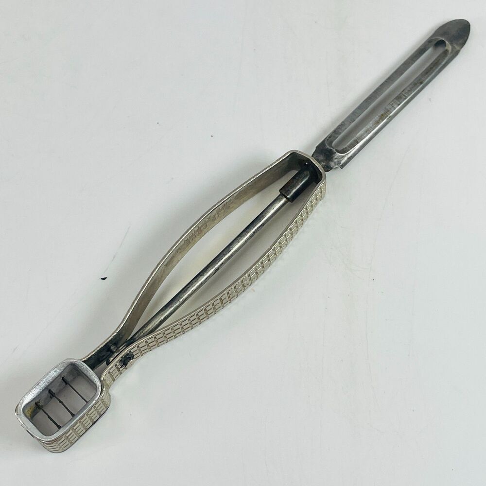 Vintage Ekco Slip-Pruf Nee Action Vegetable Peeler Bean Slicer Textured Grip USA